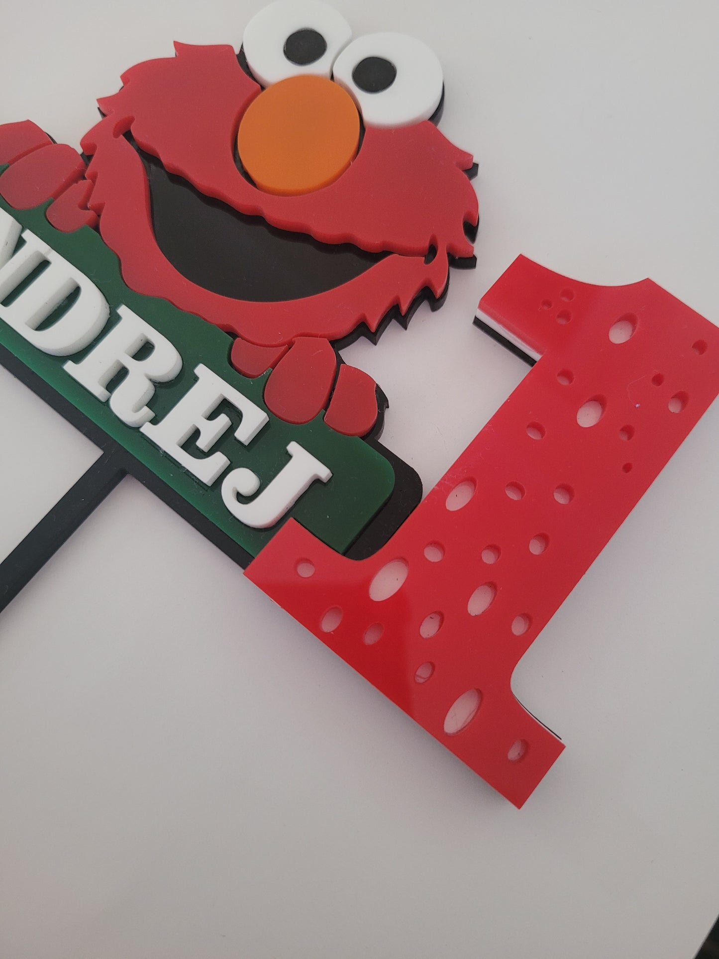 3D Elmo Cake Topper detail view