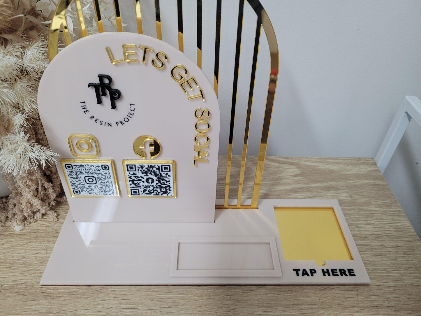 BAR QR Square reader Social sign with Business card holder detail view